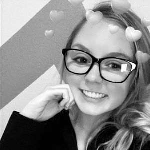 Meet your posher☀️